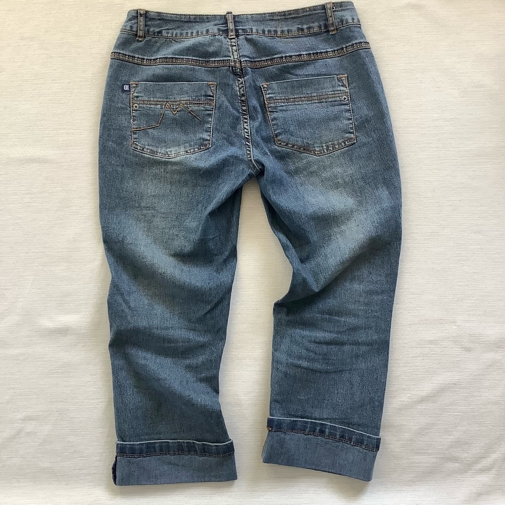 Cuffed cropped jeans